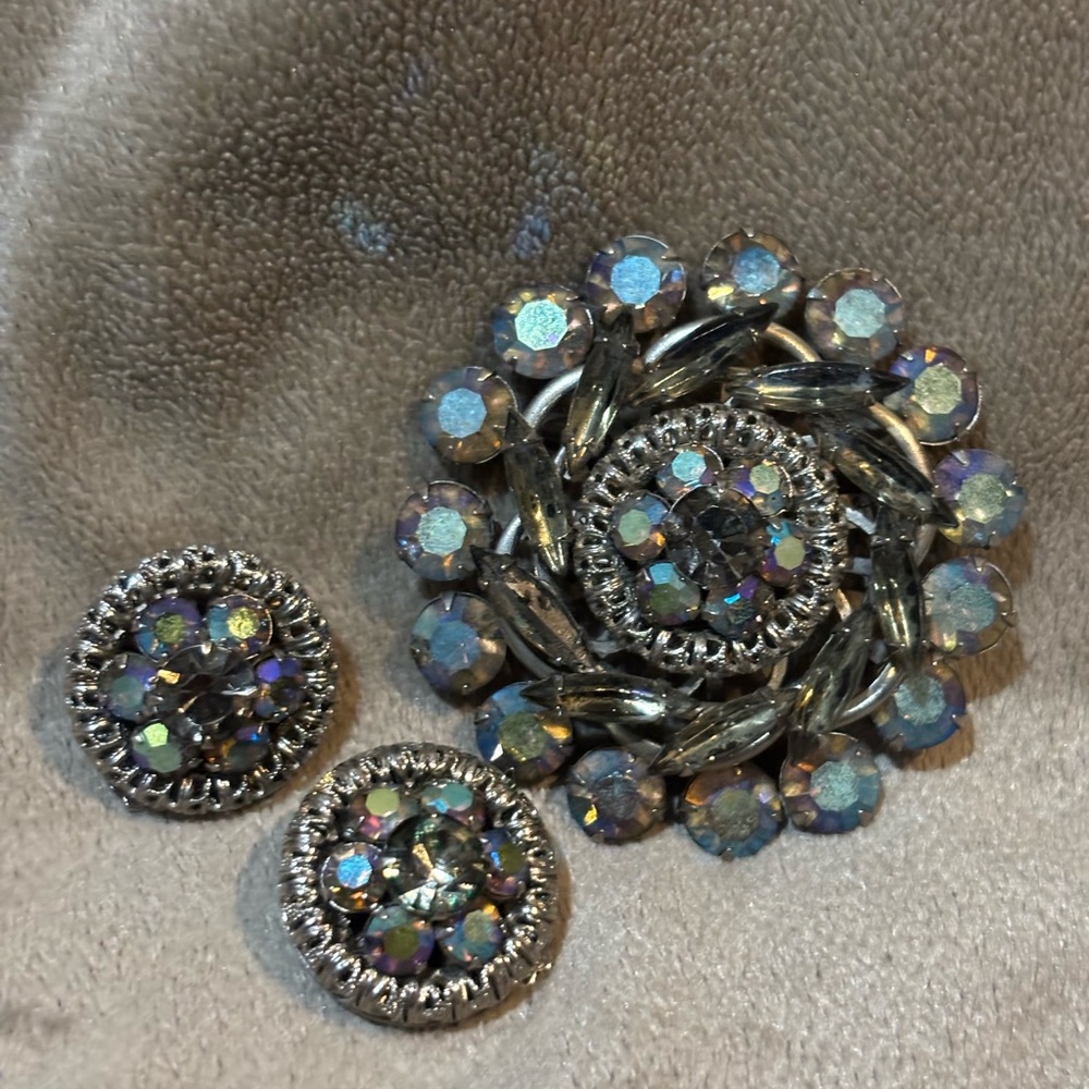 Vintage AB Smoky Topaz Brooch Blue AB Rhinestone silver brooch & clip earrings